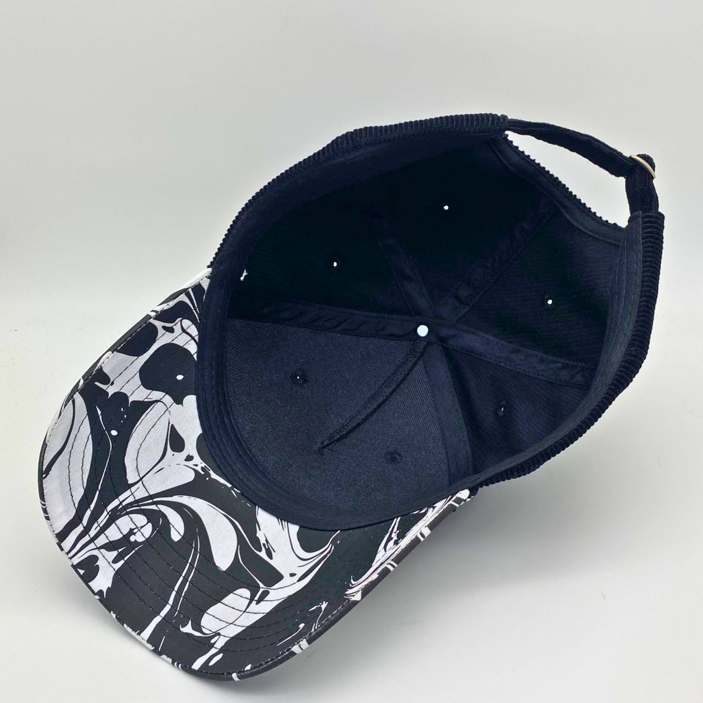 Chapeau en velours côtelé marbré