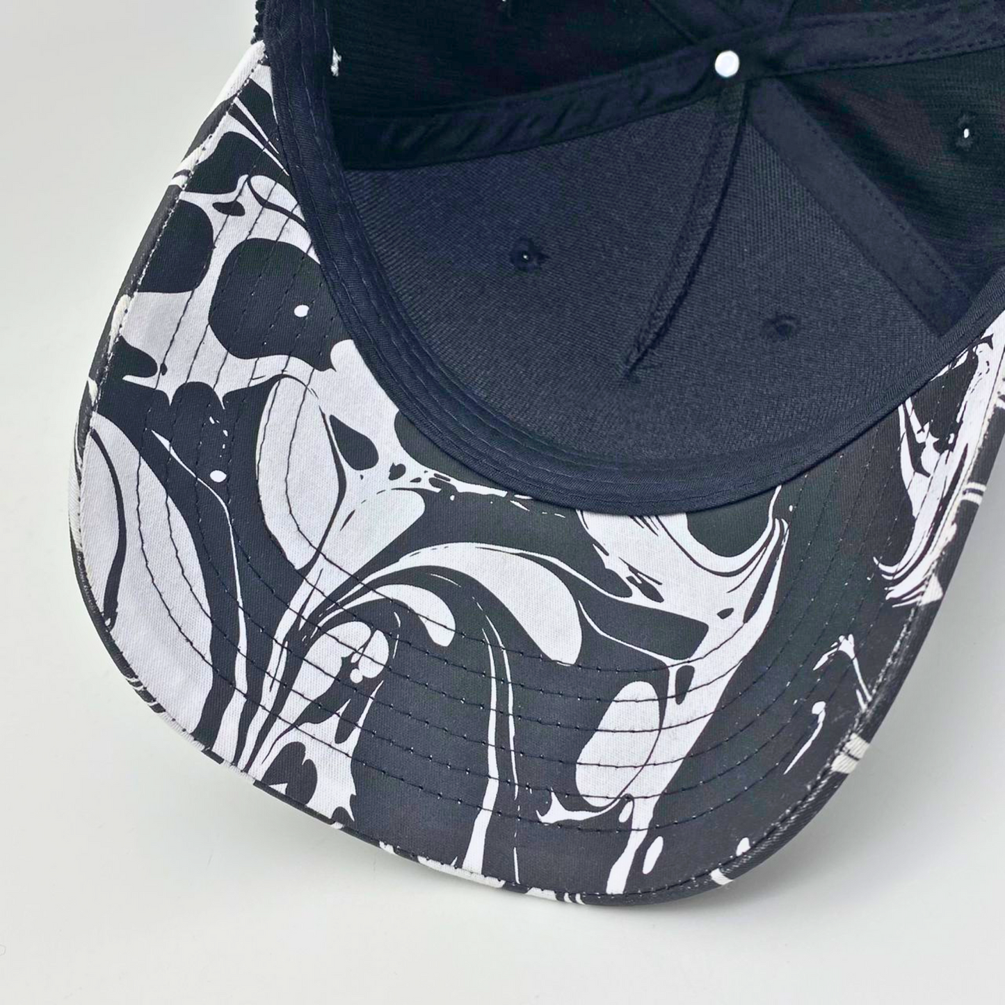 Chapeau en velours côtelé marbré