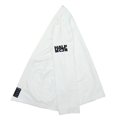 Signature BJJ GI – Weiß, Schwarz und Blau