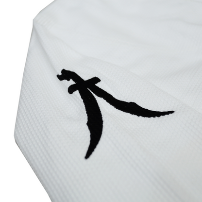 Signature BJJ GI – Weiß, Schwarz und Blau