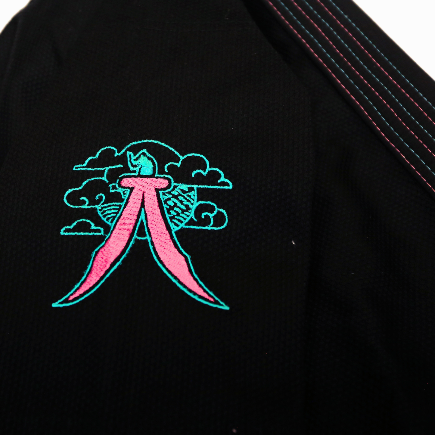 Queen Of Mats Women’s BJJ Gi 550GSM – IBJJF Approved [Preorder]